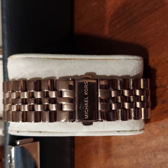 MK watch - Picture 3 of 3